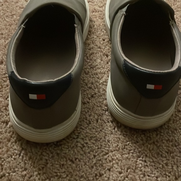 Tommy Hilfiger slip on shoes. Very good condition - Picture 3 of 4